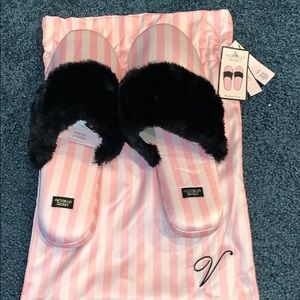 ✨Victoria’s Secret Slippers